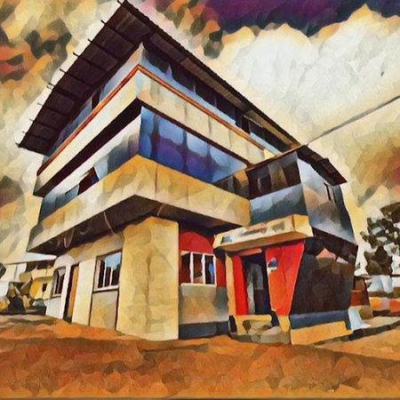 Strawberry Vacations Villa Panchgani Bagian luar foto